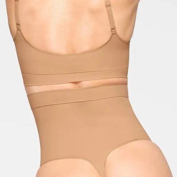 SKIMS Everyday Sculpt High Waist Thong Compression Shapewear in Ochre Tan NWT 4X - Picture 3 of 8